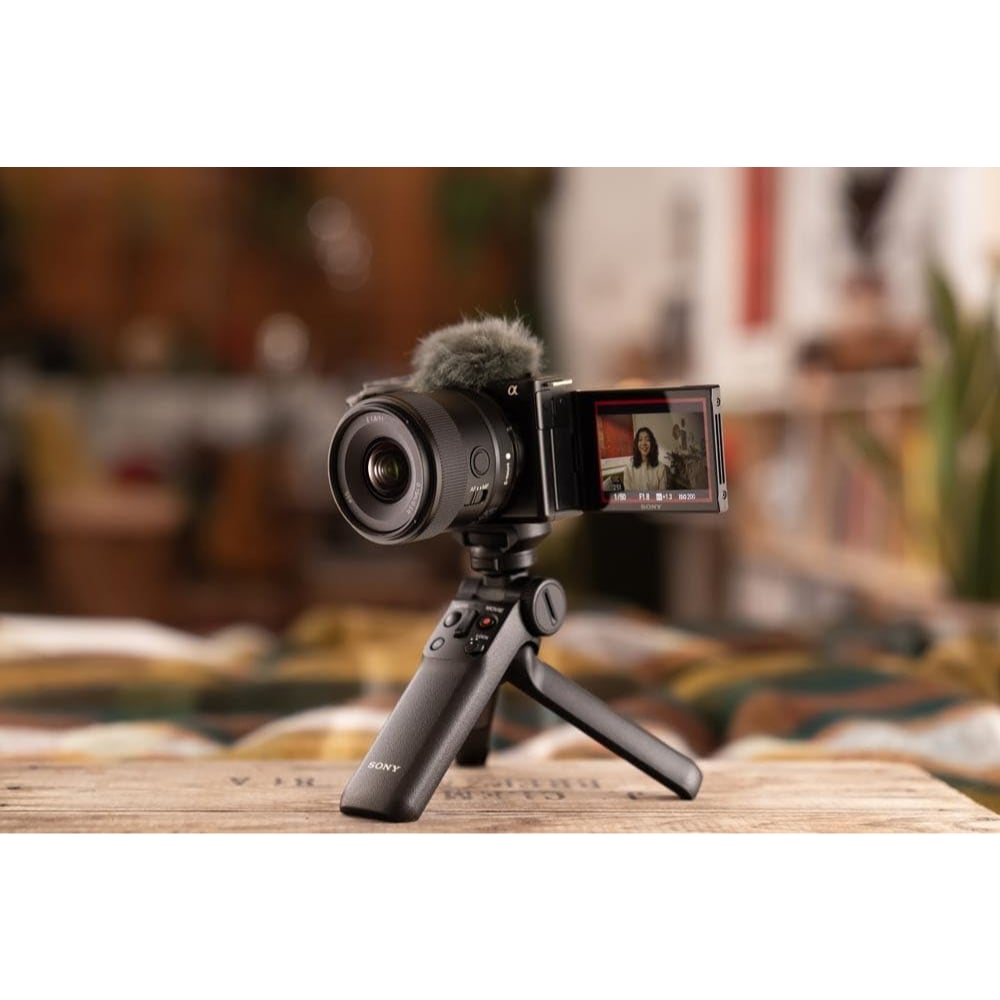 سوني E 11mm | SEL11F18 | F1.8 | عدسة برايم واسعة جدًا | مانت E APS-C | أسود